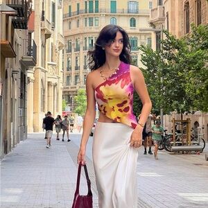 NEW Feners Floral Asymmetrical Top